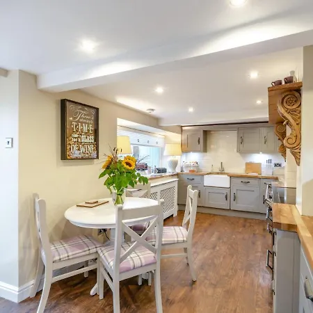 4 Bed In 83260 Holiday home *