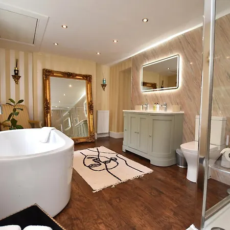 4 Bed In 83260 Holiday home *