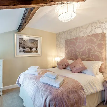 4 Bed In 83260 Holiday home